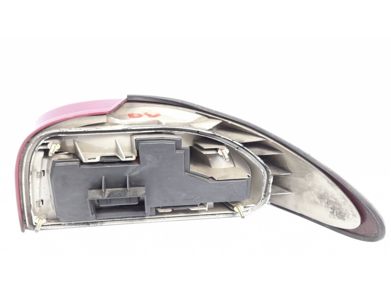 Recambio de piloto trasero izquierdo para ford mondeo i (gbp) 1.8 td referencia OEM IAM 93BG13N004  