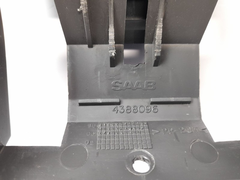 Recambio de rejilla del aire trasera para saab 9-3 (ys3d) 2.2 tid referencia OEM IAM 4388096  