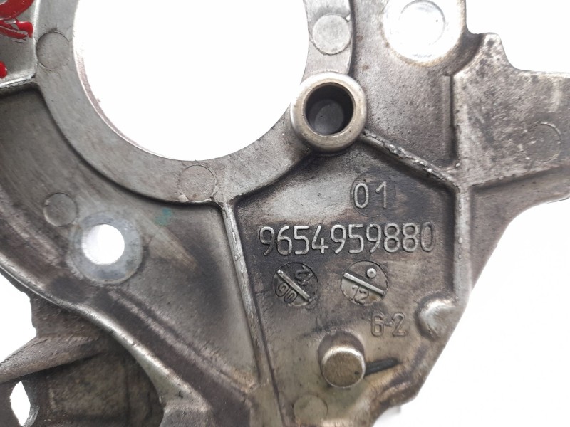 Recambio de soporte bomba inyeccion para peugeot 307 5p xs+hdi referencia OEM IAM 9654959880  