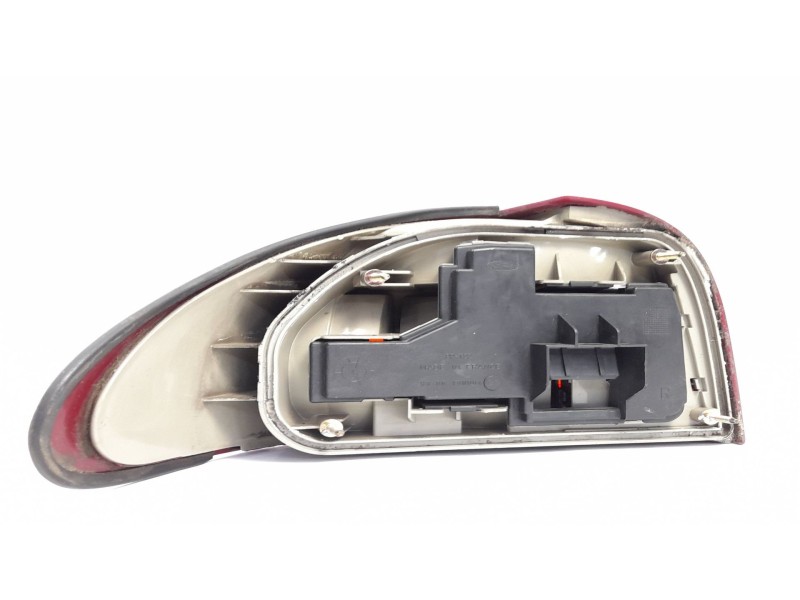 Recambio de piloto trasero derecho para ford mondeo i (gbp) 1.8 td referencia OEM IAM 93BG13N004  