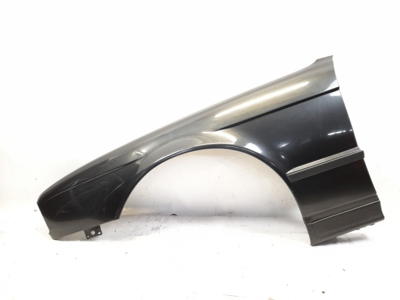 Recambio de aleta delantera izquierda para bmw serie 5 touring (e34) 520i referencia OEM IAM   