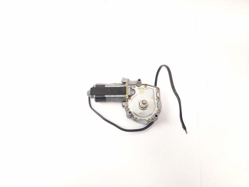 Recambio de motor elevalunas delantero izquierdo para audi a6 berlina (c4) 2.3 referencia OEM IAM 0531826001  