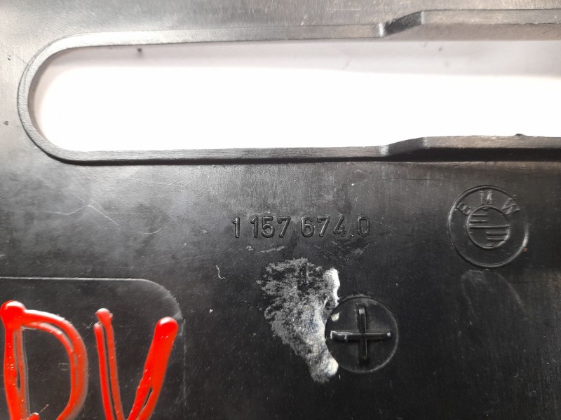 Recambio de moldura para bmw serie 5 touring (e34) 520i referencia OEM IAM 11576740  11576772