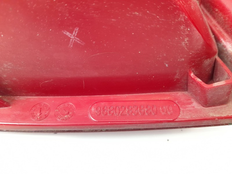 Recambio de piloto trasero derecho para citroën c2 1.4 referencia OEM IAM 968028368000  