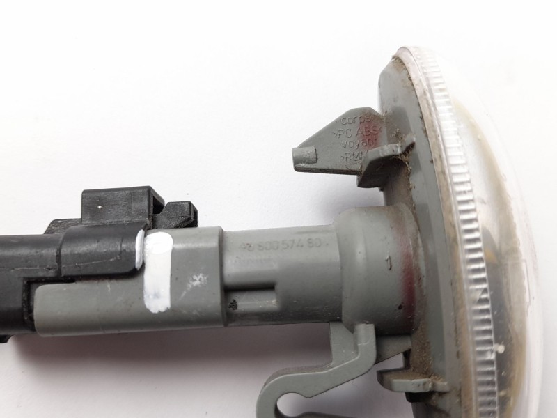 Recambio de piloto lateral derecho para citroën c2 1.4 referencia OEM IAM 9680057480  