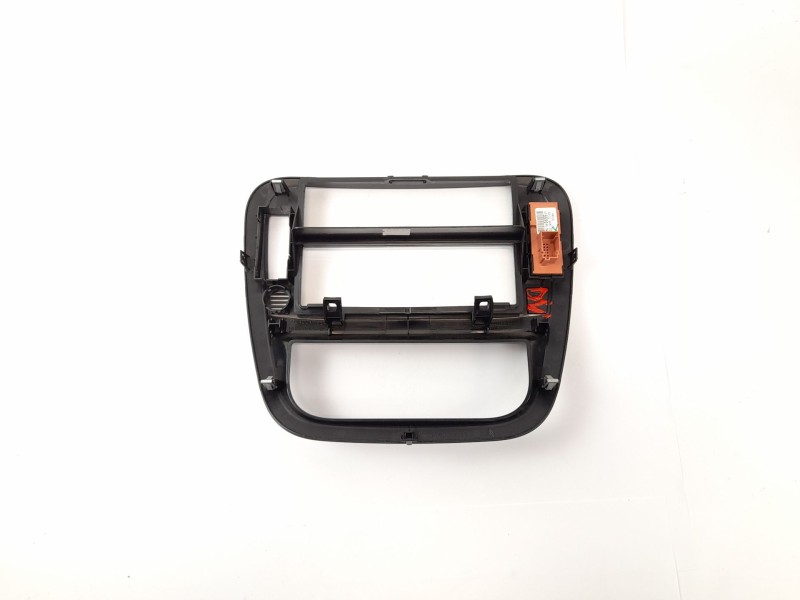 Recambio de moldura para citroën c2 1.4 referencia OEM IAM 9653074277  18M7258