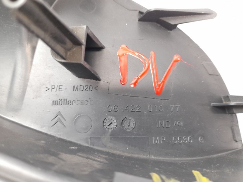 Recambio de moldura para citroën c2 1.4 referencia OEM IAM 9642201077  