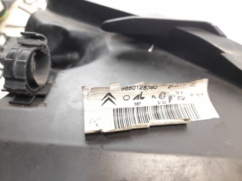 Recambio de faro izquierdo para citroën c2 1.4 referencia OEM IAM 9680128380  41991748