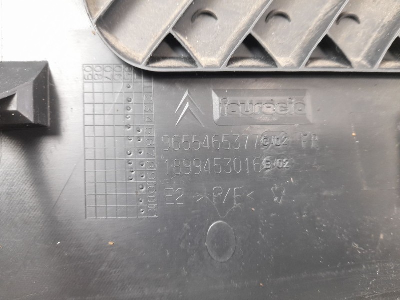 Recambio de moldura para citroën c2 1.4 referencia OEM IAM 9655465377  1899453016
