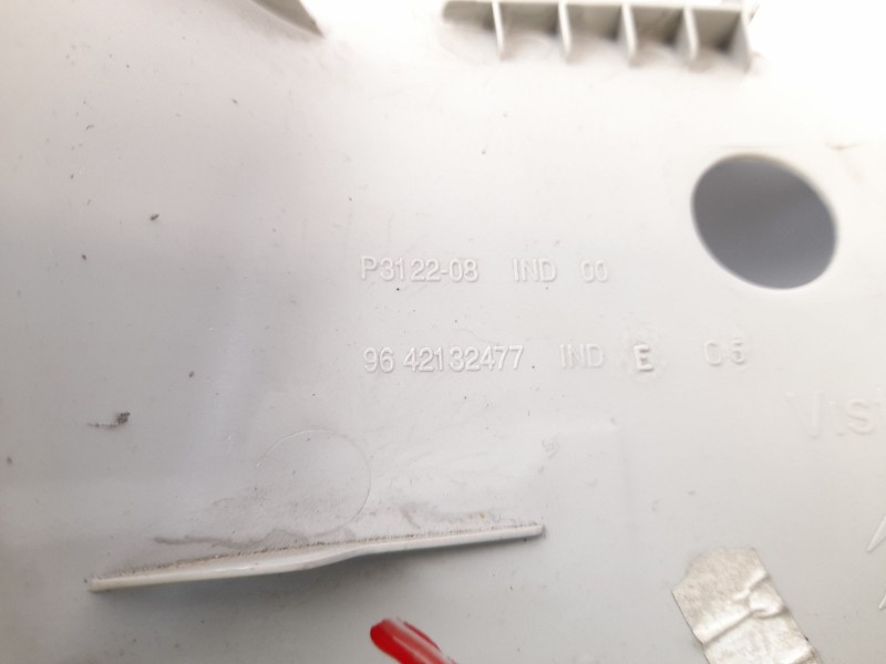 Recambio de moldura para citroën c2 1.4 referencia OEM IAM 9642132477  