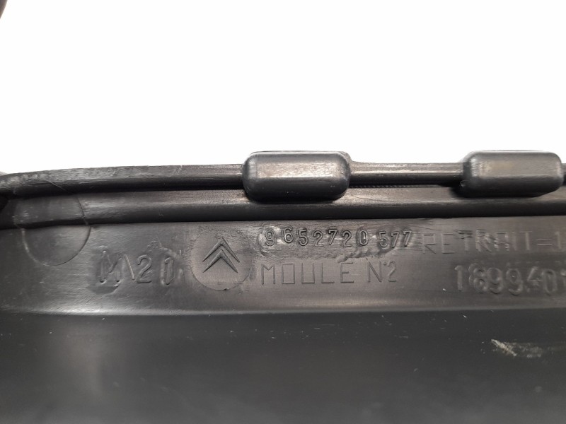Recambio de moldura para citroën c2 1.4 referencia OEM IAM 9652720577  