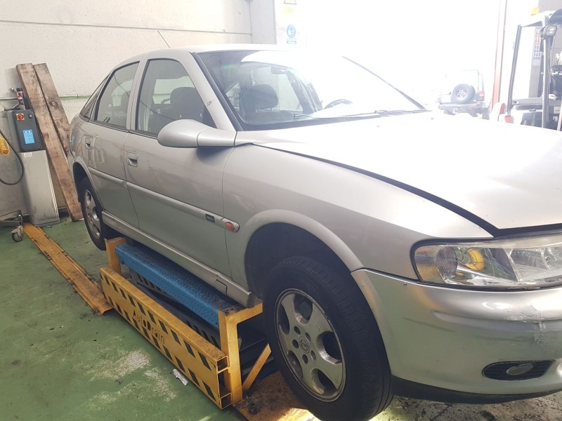 opel vectra b hatchback (j96) del año 1999