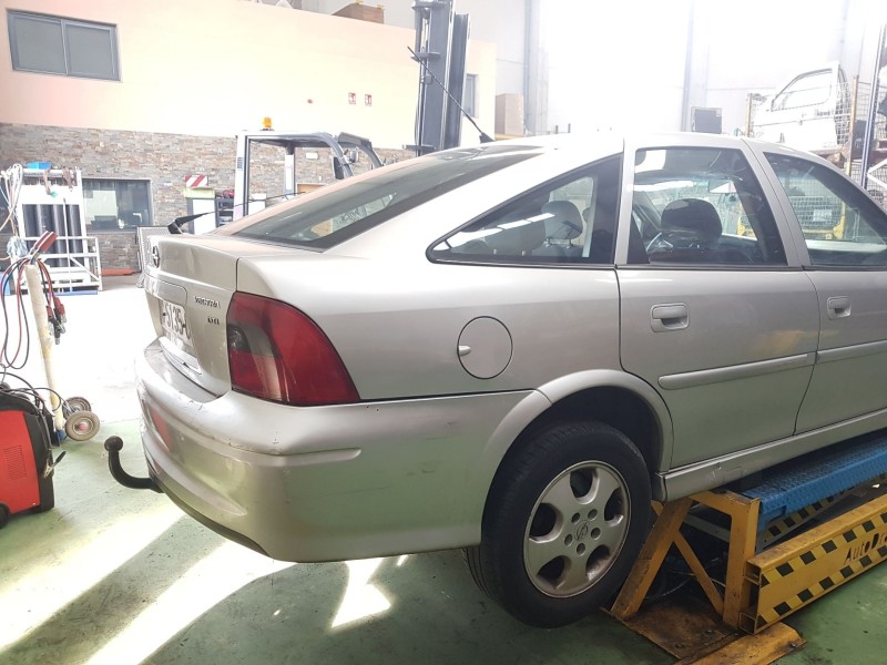 opel vectra b hatchback (j96) del año 1999