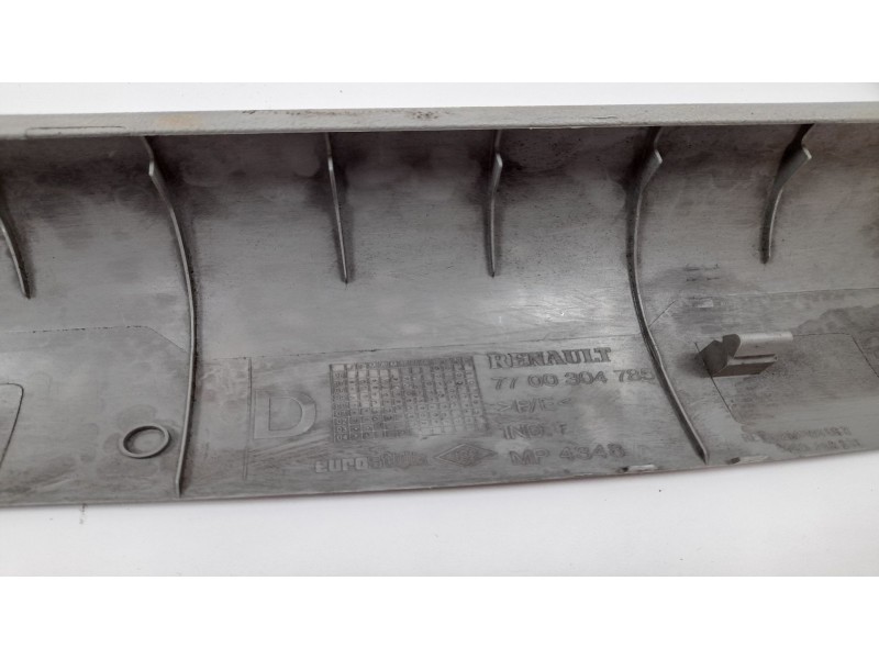 Recambio de moldura para nissan kubistar (x76) 1.5 dci referencia OEM IAM 7700304785 8200272788 