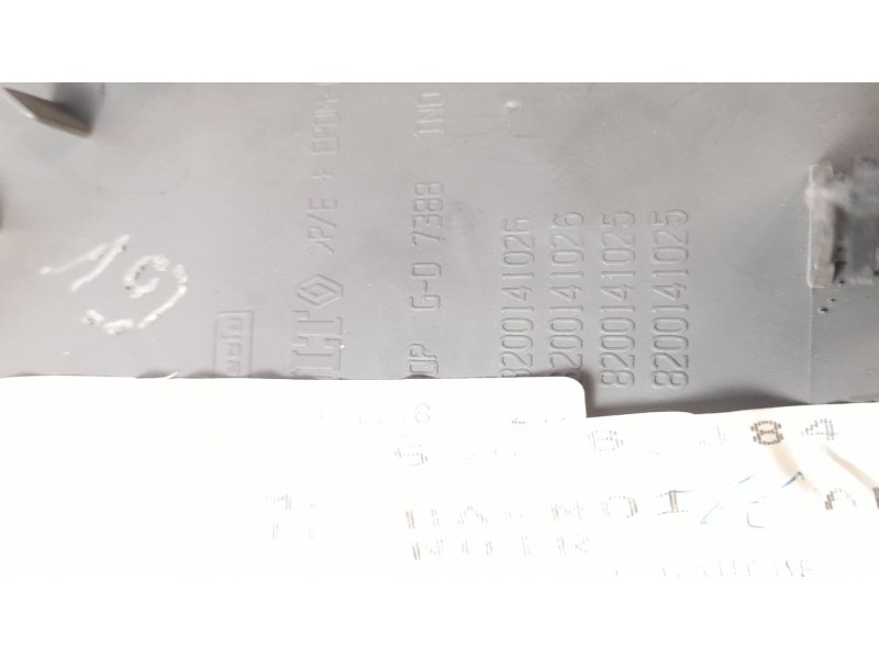 Recambio de moldura para renault scenic ii 1.5 dci diesel referencia OEM IAM 8200141026  