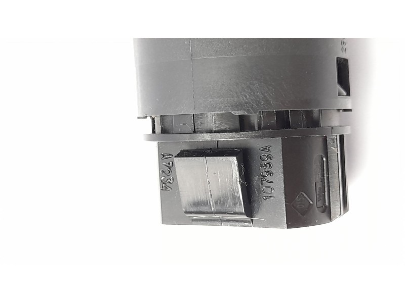 Recambio de interruptor para renault scenic ii 1.5 dci diesel referencia OEM IAM 1927937  
