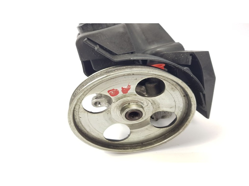 Recambio de bomba direccion para peugeot 206+ básico referencia OEM IAM 9637058480  