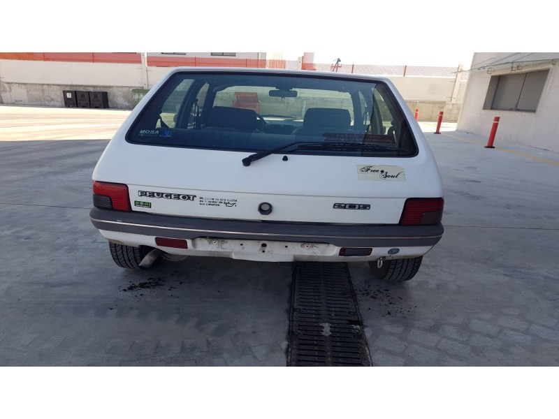 peugeot 205 berlina del año 1990