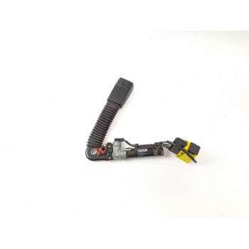 ENGANCHE CINTURON SEGURIDAD DELANTERO IZQUIERDO 8257787L 
