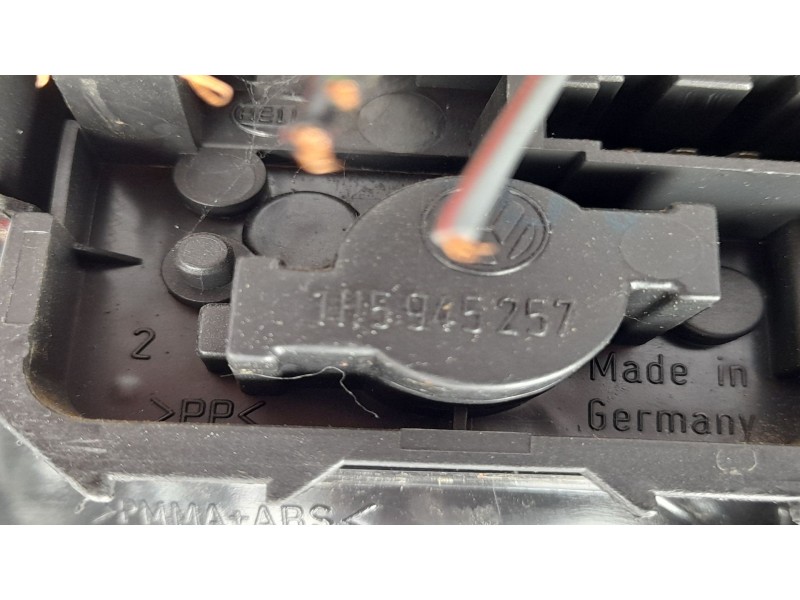 Recambio de piloto trasero izquierdo para volkswagen vento (1h2) 1.9 td referencia OEM IAM 1H5945257  