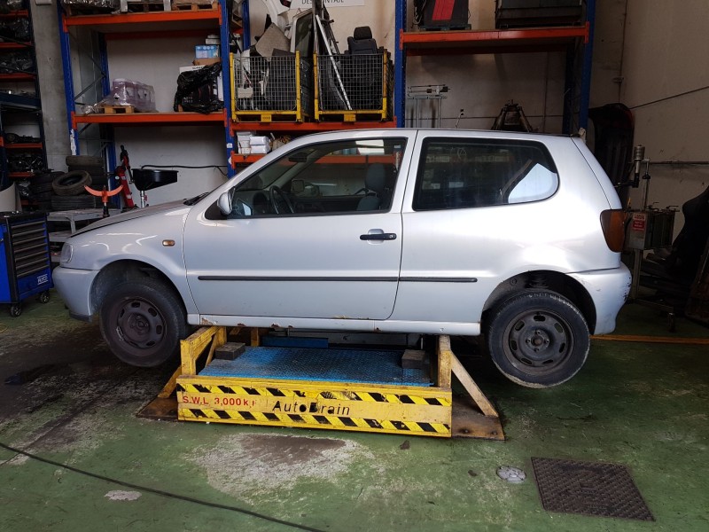 volkswagen polo berlina (6n1) del año 1998