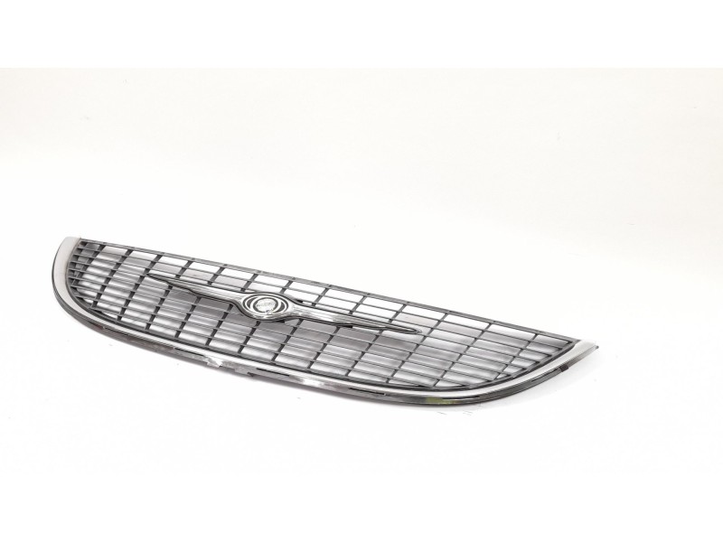 Recambio de rejilla delantera para chrysler voyager (rg) 2.5 crd cat referencia OEM IAM 4857522AA  