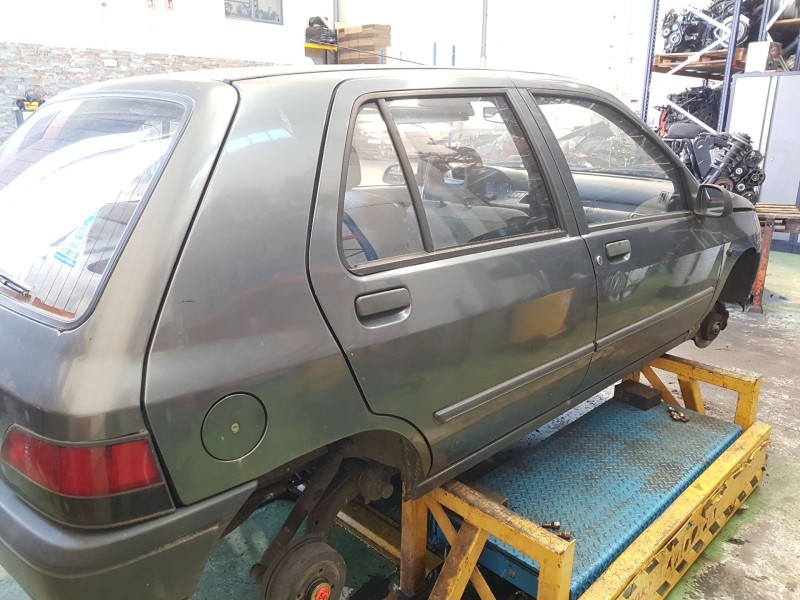 renault clio i (b/c57_, 5/357_) del año 1993