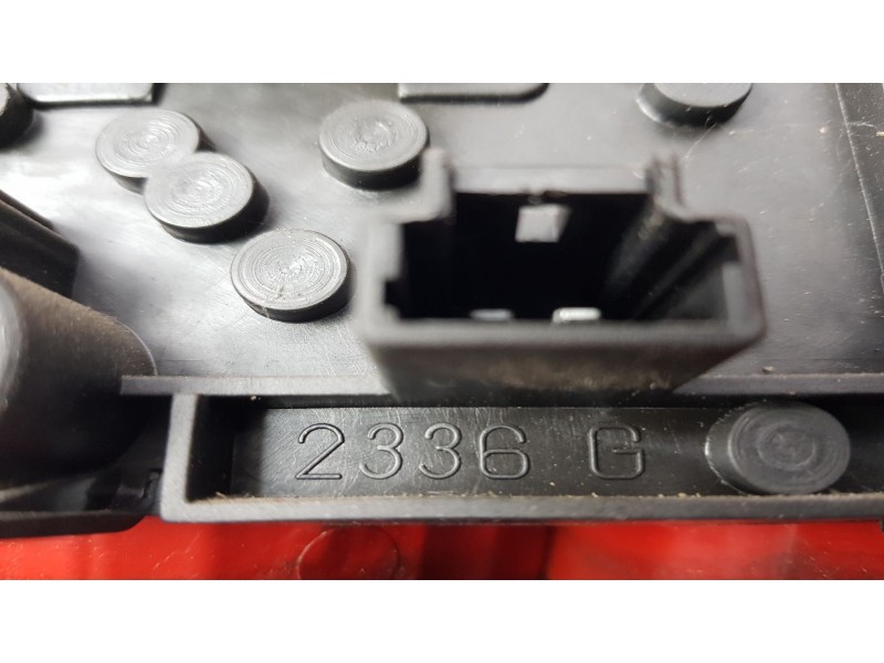 Recambio de piloto trasero izquierdo para peugeot 406 berlina (8b) 2.0 hdi 110 referencia OEM IAM 2336G  