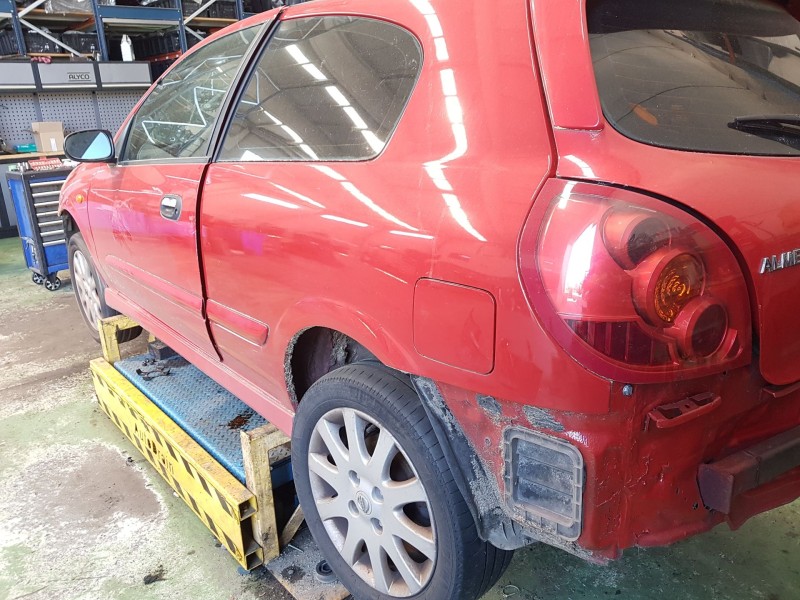 nissan almera ii hatchback (n16) del año 2005