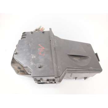 CAJA RELES / FUSIBLES 