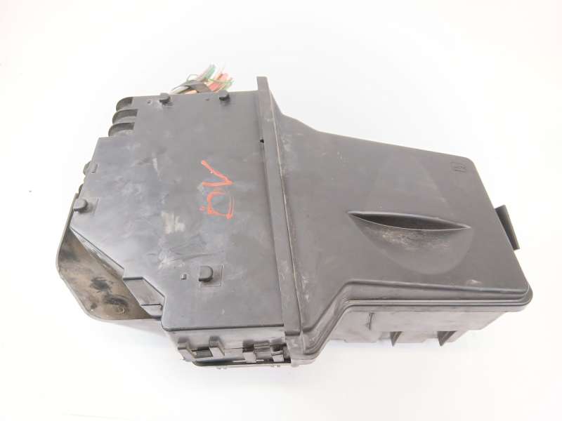 CAJA RELES / FUSIBLES 