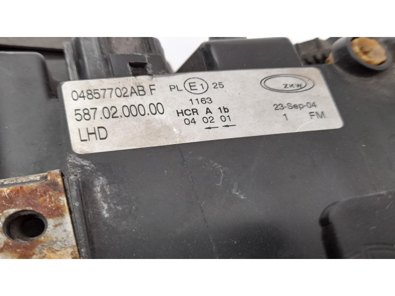 Recambio de faro derecho para chrysler voyager (rg) 2.5 crd cat referencia OEM IAM 04857702ABF 5870200000 