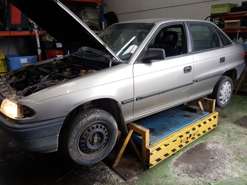 opel astra f sedán (t92) del año 1996