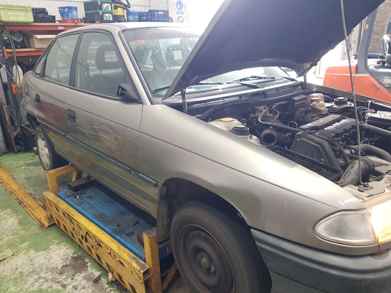 opel astra f sedán (t92) del año 1996