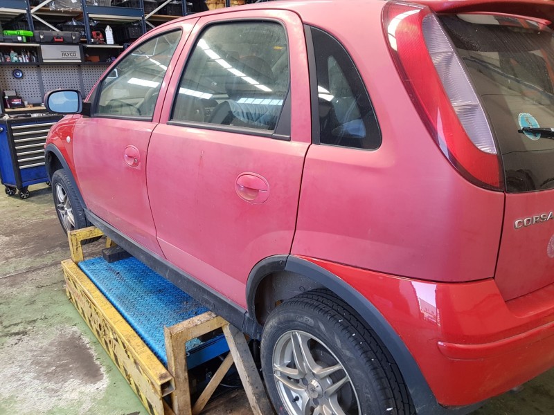 opel corsa c del año 2004