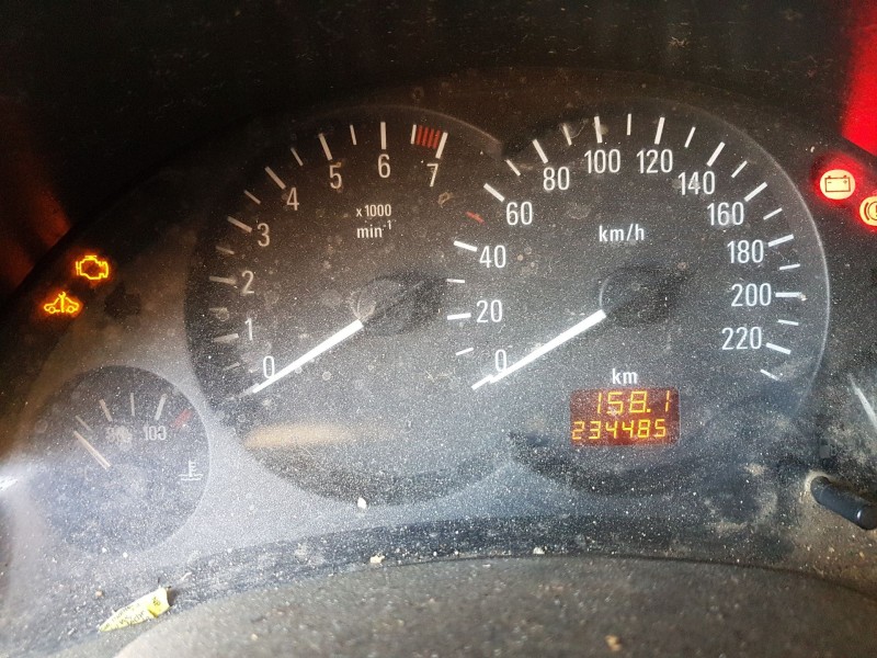 opel corsa c del año 2004