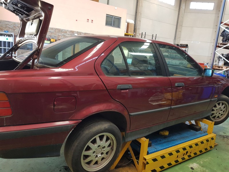 bmw serie 3 berlina (e36) del año 1994