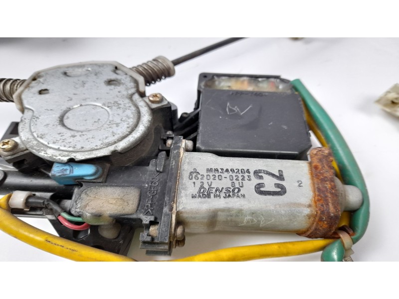 Recambio de elevalunas delantero derecho para mitsubishi space wagon (n80/n90) 2.4 referencia OEM IAM MR349204 0620200223 