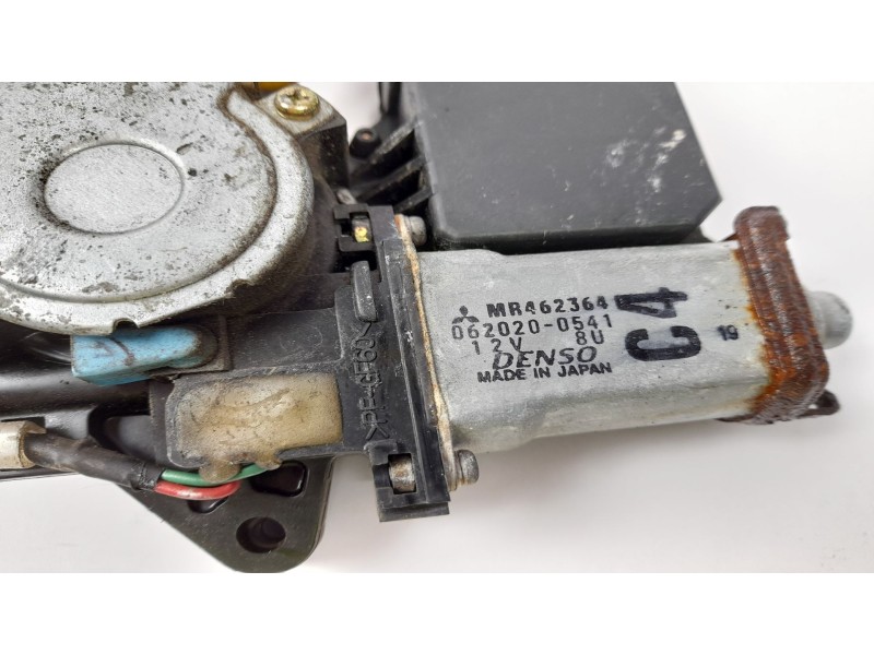 Recambio de elevalunas trasero derecho para mitsubishi space wagon (n80/n90) 2.4 referencia OEM IAM MR462364 0620200541 