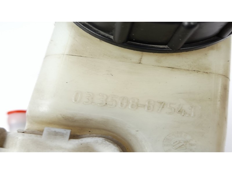 Recambio de bomba freno para toyota yaris (ksp9/scp9/nlp9) básico referencia OEM IAM 03350887541 472200D060 