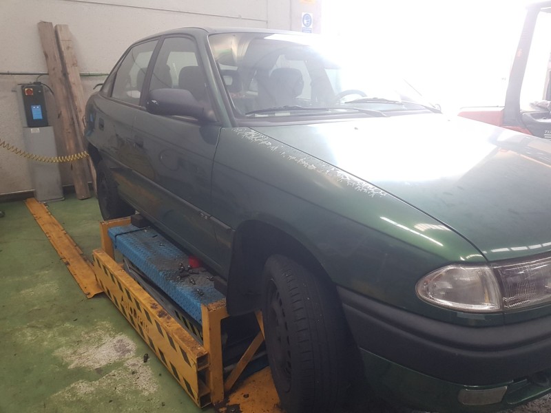 opel astra f hatchback (t92) del año 1996