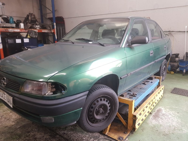 opel astra f hatchback (t92) del año 1996