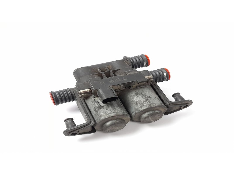 Recambio de bomba agua para bmw serie 5 berlina (e39) 2.5 525d referencia OEM IAM 6412837499502  