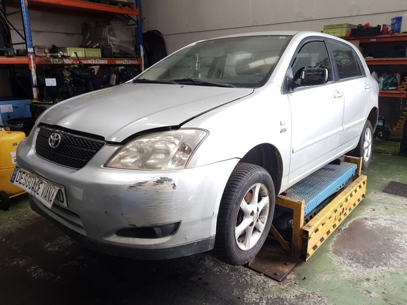 toyota corolla (_e12_) del año 2003