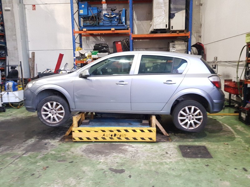opel astra h (a04) del año 2004