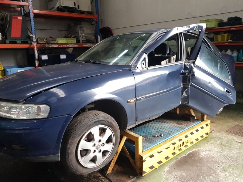 opel vectra b (j96) del año 2002