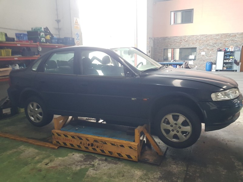 opel vectra b (j96) del año 2002