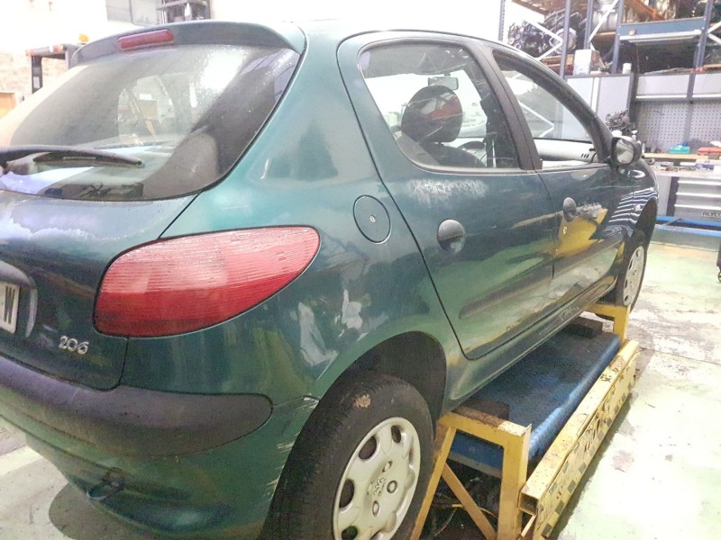 peugeot 206 berlina del año 1999