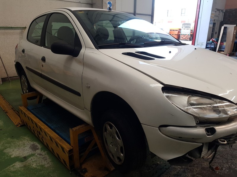 peugeot 206 berlina del año 1999