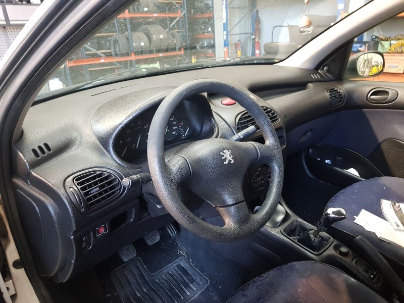 peugeot 206 berlina del año 1999